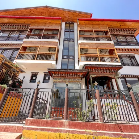 NUMINOUS HOTEL