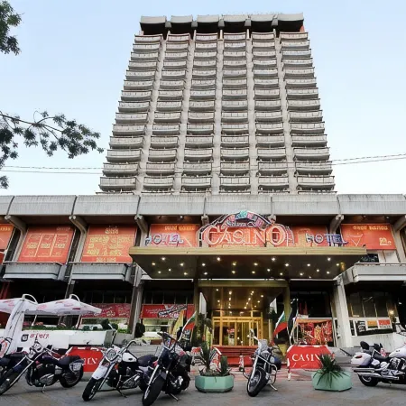 Hotel Cherno More