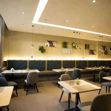 Homeinn Selected Hotel (Yishui Xinhua Road Underground Grand Canyon Scenic Area)