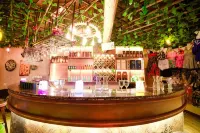 Q+ Shunan Zhuhai Qixiange Hot Spring Hotel - Quầy bar