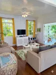 Stroll to Beaches, Restaurants - Spacious 2Br/2Br Apt, Hastings, South Coast