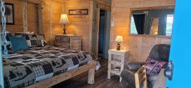 Unit 2: King Bed Suite with Full Kitchen at the Cedaredge Lodge