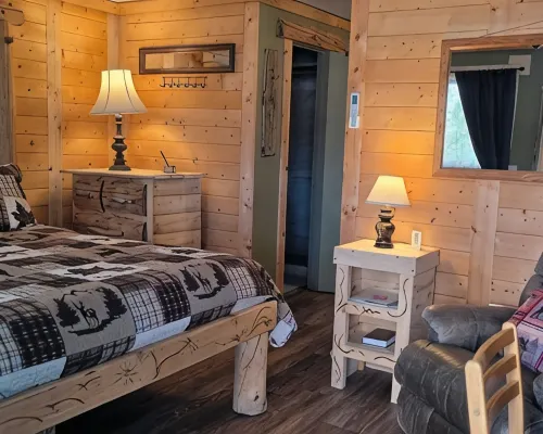 Unit 2: King Bed Suite with Full Kitchen at the Cedaredge Lodge Hotels in Delta County