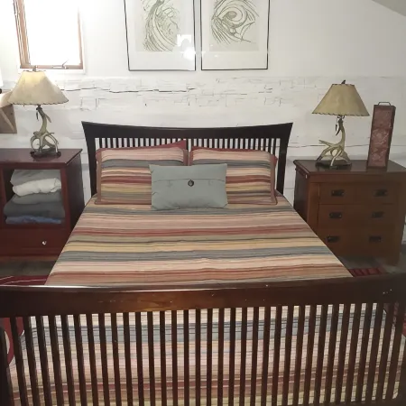 Red Fox Ridge Cabin Retreat - No Cleaning Fee. Relax and unwind