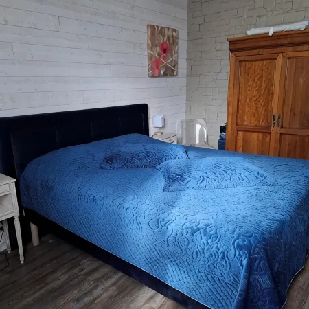 "Le Millet"  Furnished Apartment Between Land and Sea, 5 mm from Lac au Duc.