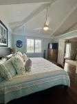 NEW! Saltwater Serenity - Poolside & Walk to Beach - 무료 와이파이
