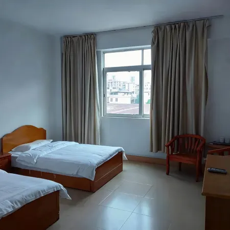 Shixing Hengtong Hotel