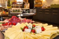Hotel am Hirschgarten - Breakfast