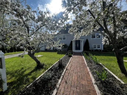 Charming 4-bedroom house with game room loft, WiFi and AC in Wells near harbor