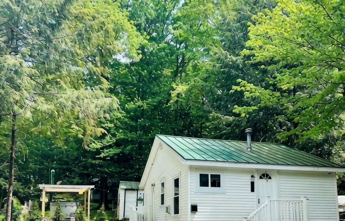 Cozy Cottage on a Lake, near Gunstock Mountain