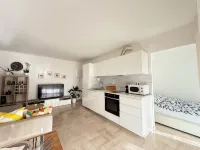2-Room Apartment in Juan-Les-Pins, Antibes - Terrace, Close to the Beach