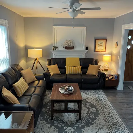 1000 Islands Home with River View and Close Proximity to Antique Boat Museum