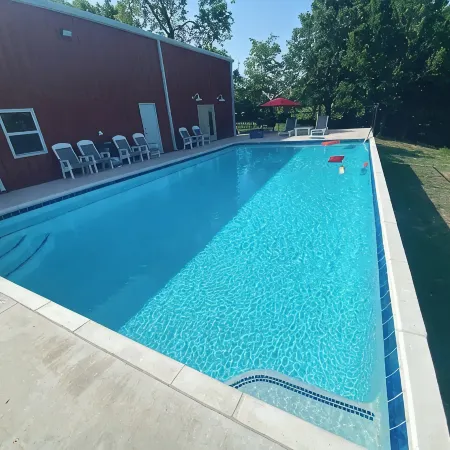 Compound on Lake - Gameroom/Dock/Pool/Hot tub - Sleeps 37
