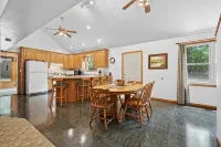 Amazing Family Cabin near Wheeler Lake! Close to beach, UTV an Snowmobile trails - Wifi