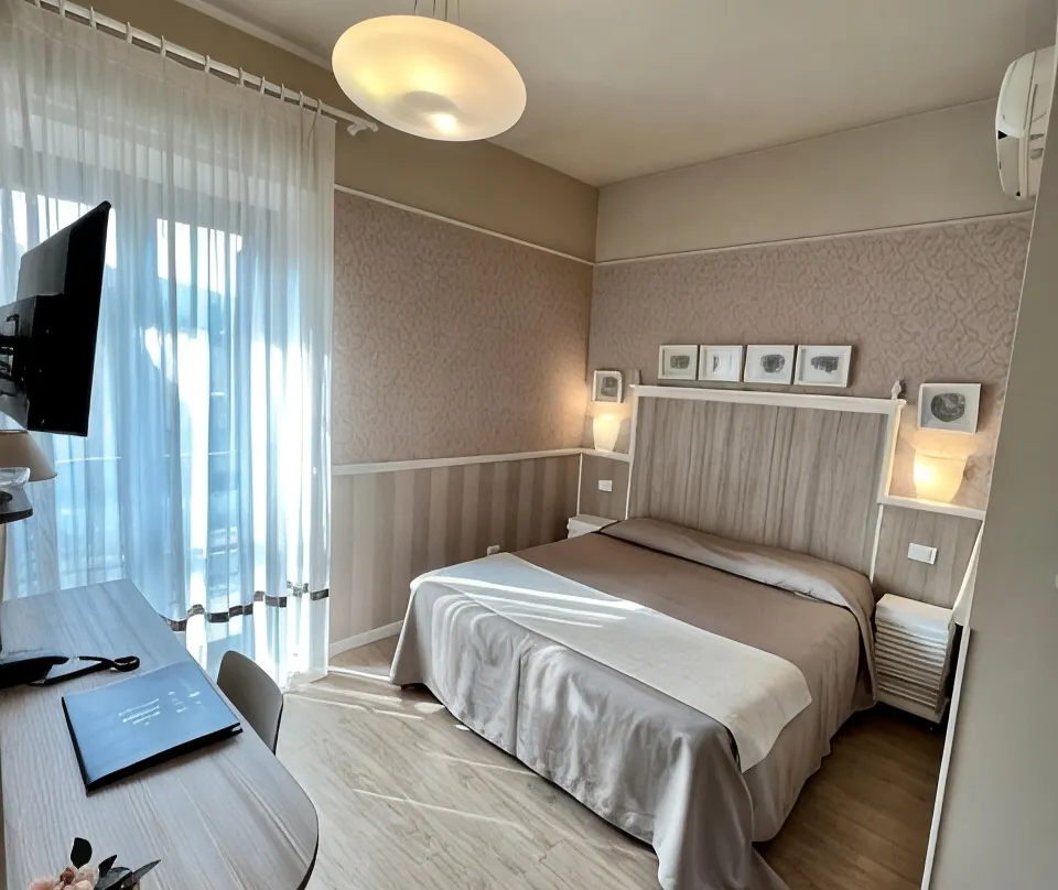 Hotel La Pace Sas - Turin