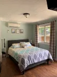 Private Tiny Guest House Near Downtown