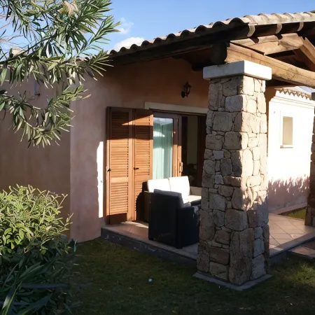 House with garden 150 meters from the beach