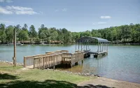 Lake Keowee Lakefront Home W/ Private Boat Ramp-Great Rates