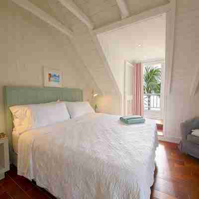 Harbourside house with private pool - amazing sea views! Rooms
