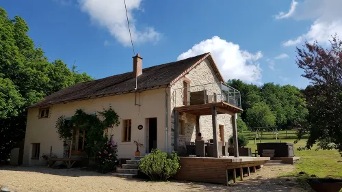Beautifully Restored Farmhouse With Stunning Pool and HotTub. A great games room - สระว่ายน้ำส่วนตัว