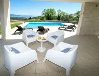Attractive Villa with Stunning Weiw on Sea, Pool and Green Landscape - Biệt thự