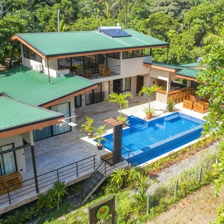 Beachfrontgem Perfect for Large Family Gatherings, Reunions, Book Now and Save