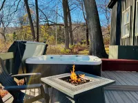 Hooting Haus - Hot Tub - Fire Pit - Cabin Retreat