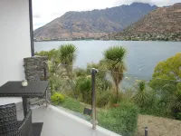 3 Level Lakeside Luxury with Magnificent Lake & Mountain Views Potential Carhire - 2-Star