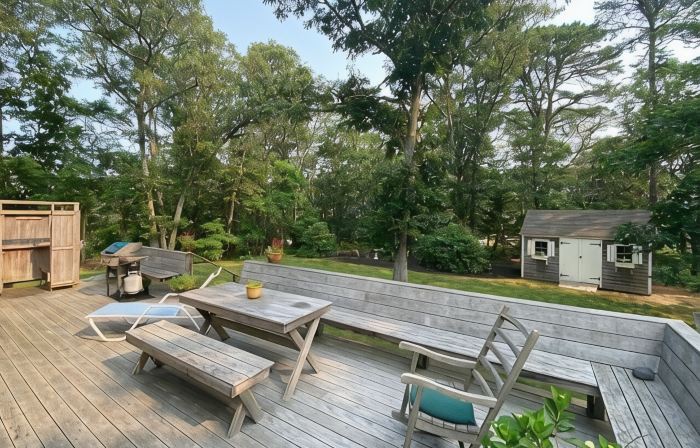 3-Br Oak Bluffs Retreat Near Towns & Beaches