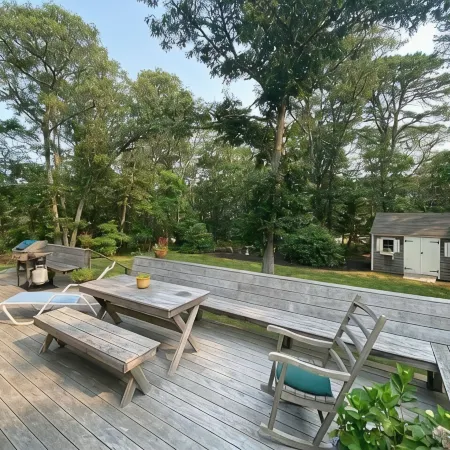 3-Br Oak Bluffs Retreat Near Towns & Beaches