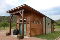 Modern Tiny House in Apple Orchard w/Mountain View! Between Zion and Bryce - Mountain view