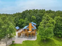 Amazing Mountain Views / Hot Tub / Fireplace / Game Room / Creek / Trails Hotels in Broad River