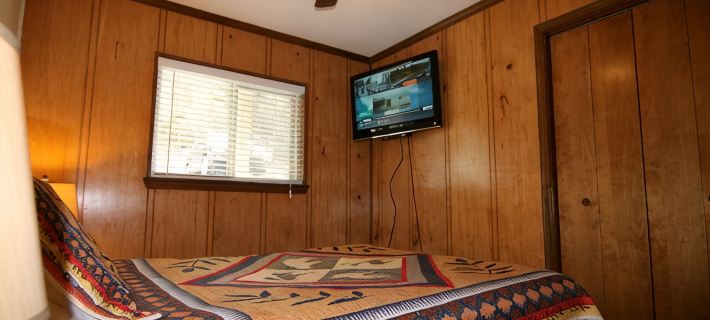 Across from Central Village/Slopes! AC 3BR MIDWEEK SPECIALS!!!  WIFI Hotels in Edray