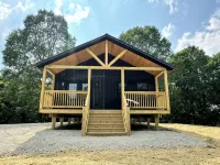 Burr Oak Cabin With Hot Tub and WIFI - Chalets