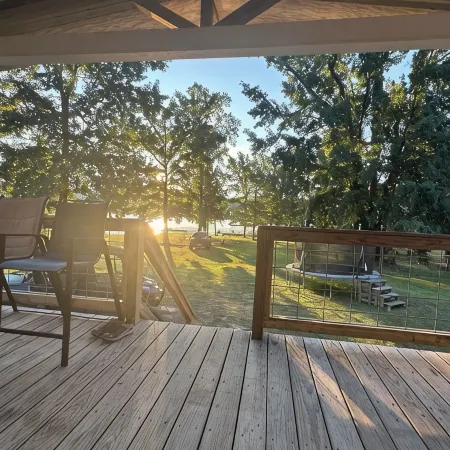 Beautiful Smith lake Home on a lazy sloping lot!!! No Stairs to the water!!!