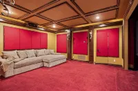 Luxury Home/Heated Pool/hot tub/Theater/ Putting Green AZ