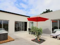 Villa le Nid Des Dunes & Spa-1 Front de Mer Hotels in Santec