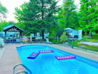 Beautiful property with hot spa and private swimming pool. Has king bed & more. - Pools