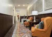 Large Downtown Artist's Loft, 30 min to Lexington, Horse, Bourbon, R River Gorge