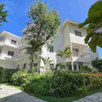 Spacious & quiet 3 BR Apt. with ocean view Hotel Exterior
