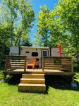 HideOut in The Highlands 15min from Skyline TrailWalking distance from Sunsets - 3-Star