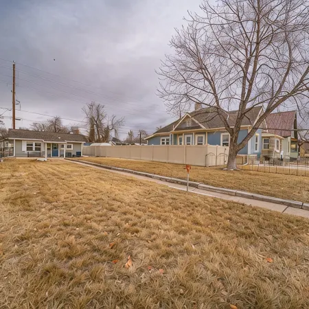 Great Location! 2 Houses for large groups!!