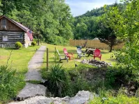 Quaint old fashioned cabin, Loft, Grill, Fire Pit!