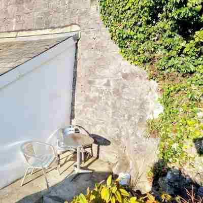 Peaceful, Homely, Pet Friendly with Private Parking - Holiday Apartment 13B Hotel Exterior
