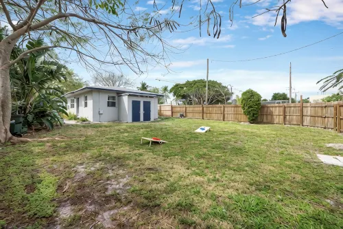 2BR on Swinton - 1 Mile to Beach, 1 Block to Ave - 4 tähden