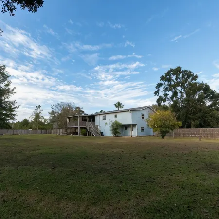 Family Home-Sleeps 20-On Beautiful 1-Acre Property