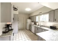 Bright and Spacious Historic Kingman Blvd 3Bdr #1 - Condos