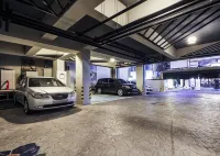 No.1 New Yorker Hotel - parking