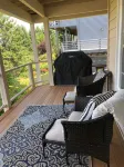 Pinnacle Perch, 5 Min Walk to Lake Whatcom. Golf, Pool, Trails, Biking and View - 4-Star