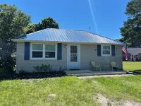 Welcome to The Driftwood Cottage! A cozy 2-bedroom home in Grand Marais, MI. - Wifi